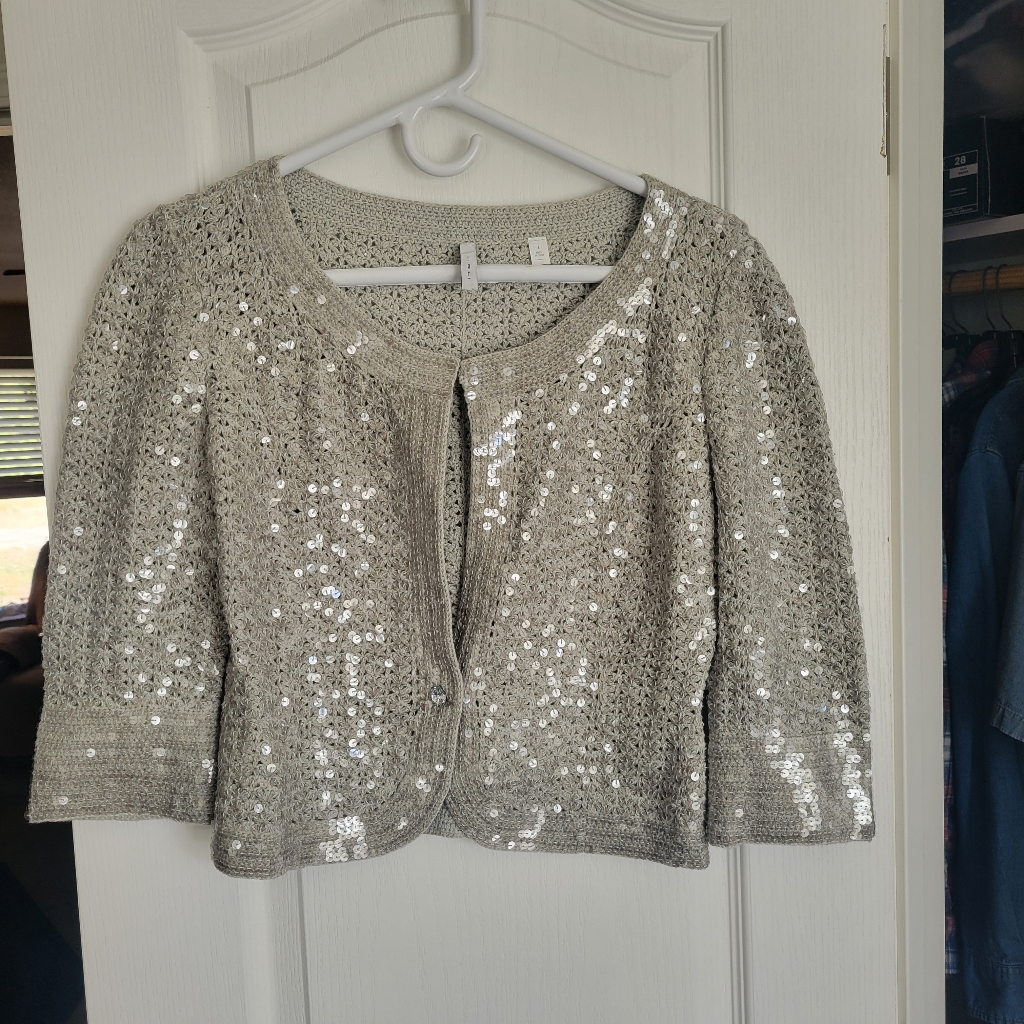 Iisli Size 4 Georgeous Crochet And Sequins Sweater